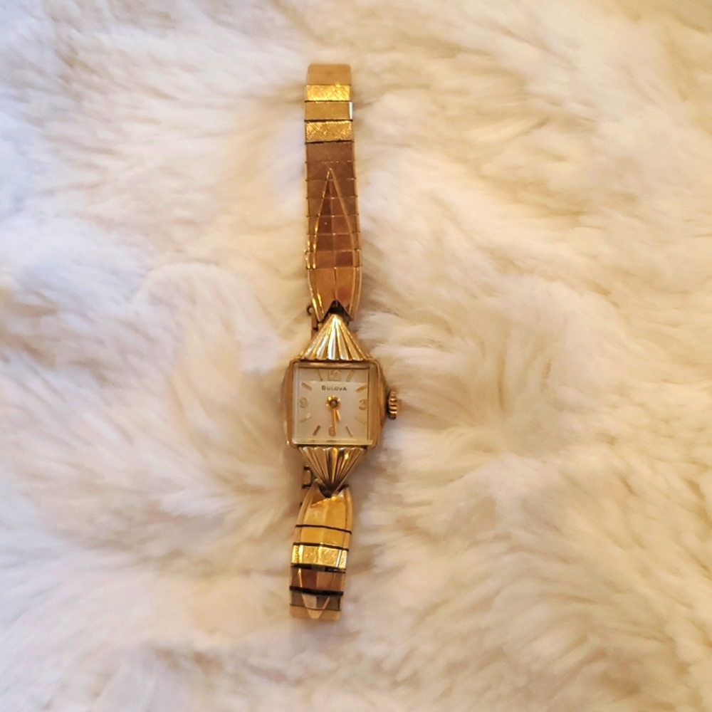 Vintage Bulova USA .10K. Ladies Wrist Watch